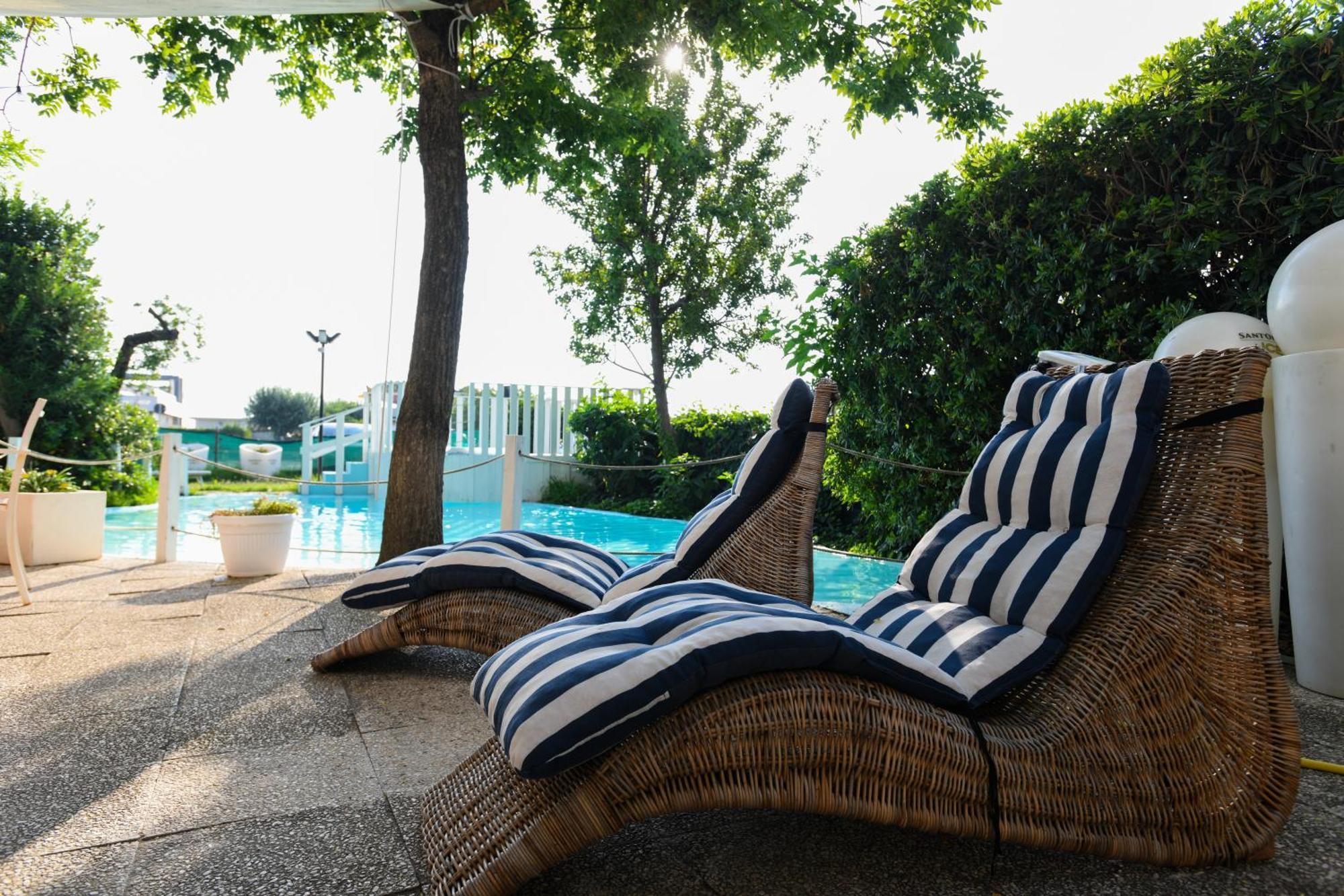 צ'סנטיקו Hotel Eritrea מראה חיצוני תמונה